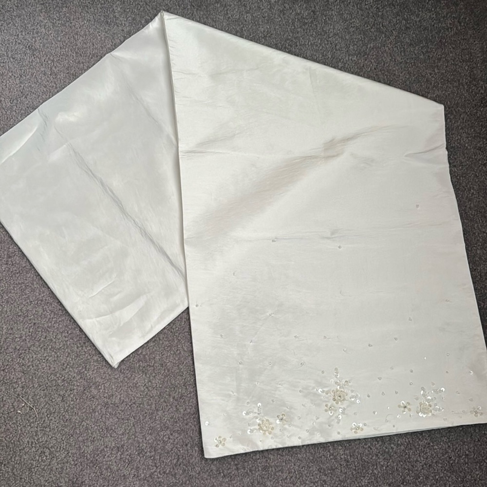 White Beaded Chiffon Shawl Formal Evening Holiday Bridal Wedding Elegant New